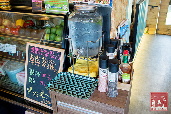 【台南北區】早午餐|澳式料理|私廚料理|溫室生菜|手工麵包|自製醬汁|創意健康無國界料理~旅圖 MAP LAB Kitchen無國界早午餐