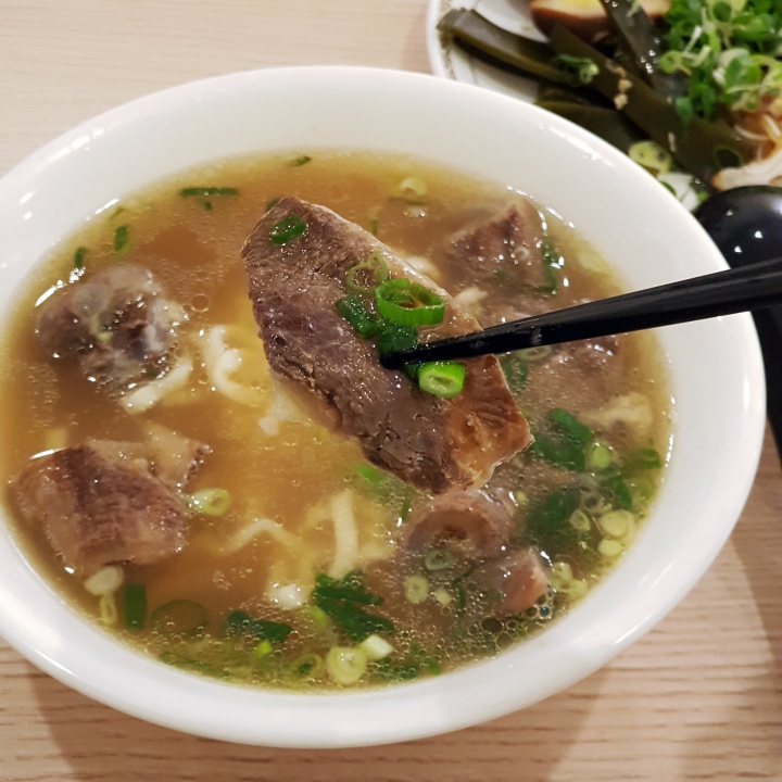 【台南牛肉麵】【安平區】六味真湯牛肉麵｜安平首屈一指的牛肉麵｜廟口老師傅獨家技法傳授｜華麗的味覺饗宴｜