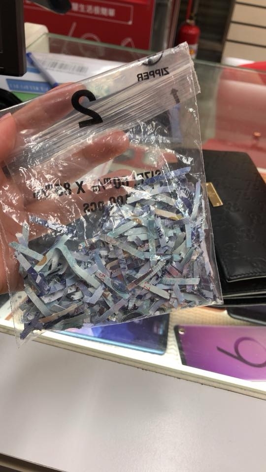 辦到手軟! 門市人員「錢飛碎紙機」潰喊：去X的499