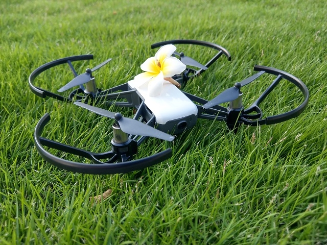 DJI Tello 特洛迷你無人機 最具功能性輕鬆飛行、易於上手【簡易開箱】