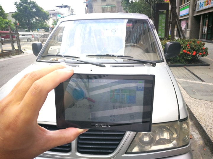 導航、安全、駕駛記錄通通掌握，都在Garmin DriveAssist 51