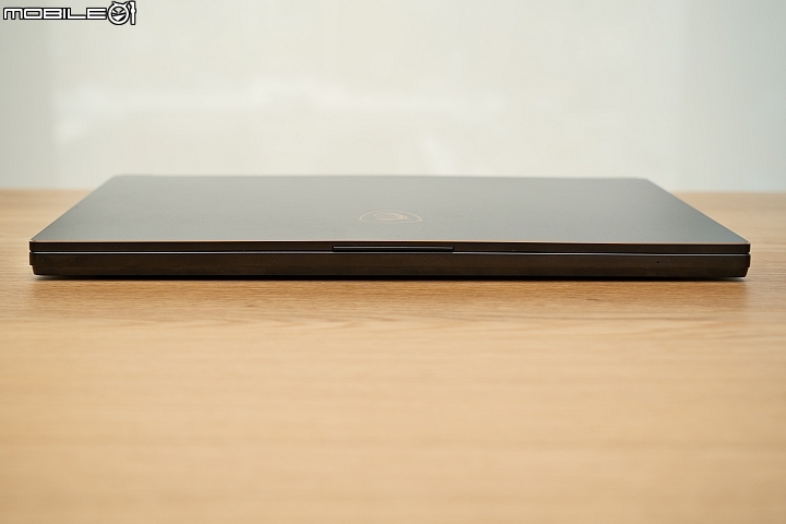 MSI GS65 Stealth Thin 8RF 工作娛樂一機搞定