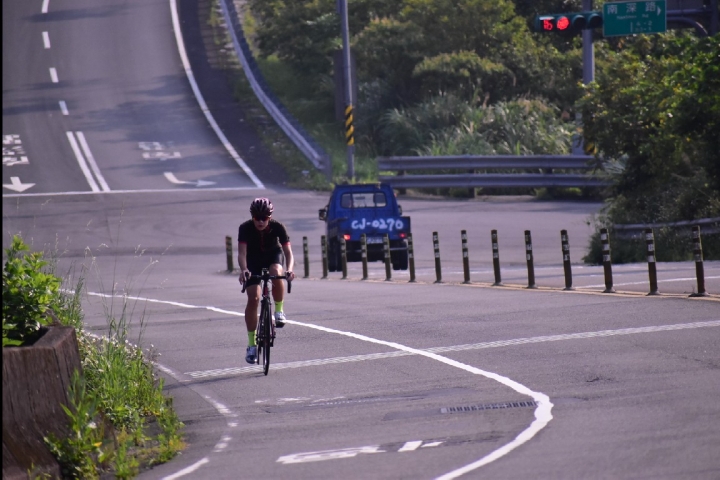 5月12日下午4:28騎上南深路的車友