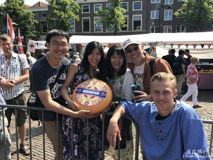 荷蘭｜Alkmaar 阿克馬起司市場‧小鎮參觀 (含交通)