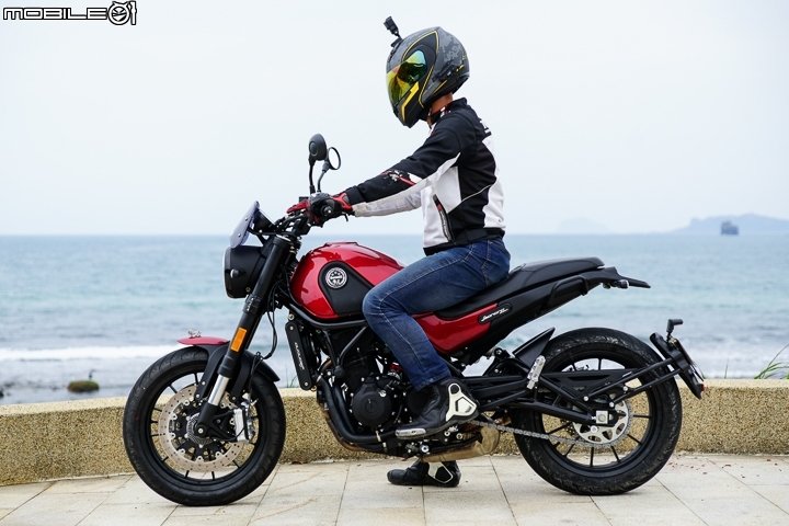 輕巧幼獅掠奪目光 Benelli Leoncino 500 ABS試駕