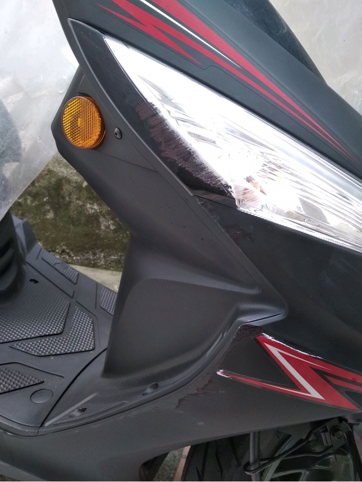 sym z1刮痕