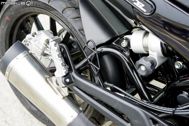 輕巧幼獅掠奪目光 Benelli Leoncino 500 ABS試駕