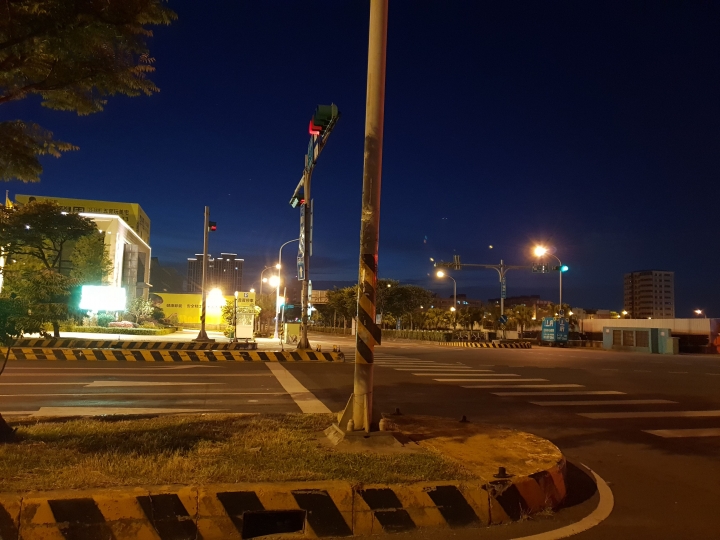 S9+ 主打夜拍功能 滿滿的繁星光點怎麼改善...