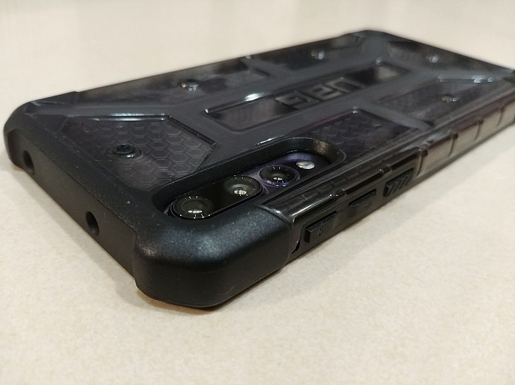 分享∼∼∼Huawei P20 PRO 專用UAG透黑保護殼