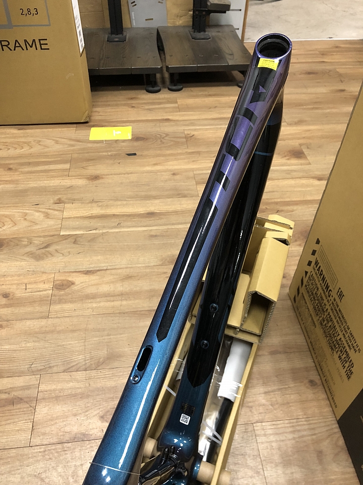 [開箱] GIANT TCR ADV SL Chameleon 變色龍