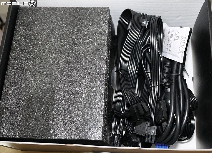 [開箱] 銀欣 SX650-G 體積小巧 SFX 高瓦數金牌新頂峰