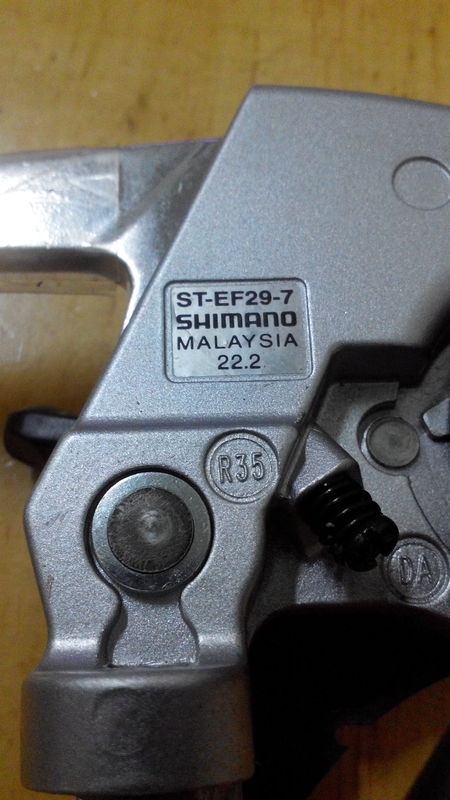 FD817小折腳踏車.轉把變速器.卡卡得很難轉動變速.想換後變速器