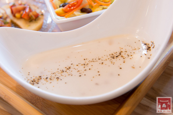 【台南北區】早午餐|澳式料理|私廚料理|溫室生菜|手工麵包|自製醬汁|創意健康無國界料理~旅圖 MAP LAB Kitchen無國界早午餐