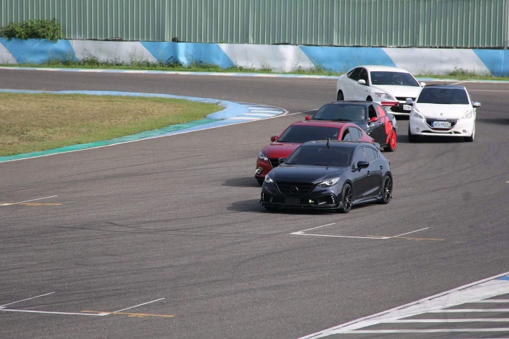 Mazda3大鵬灣初體驗