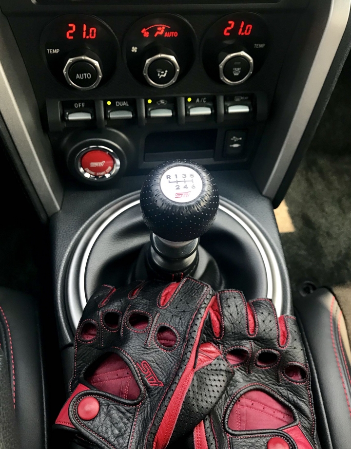 可愛代步小車BRZ
