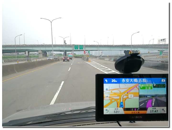 導航、安全、駕駛記錄通通掌握，都在Garmin DriveAssist 51