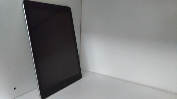 [開箱]ipad6 (2018)小灰