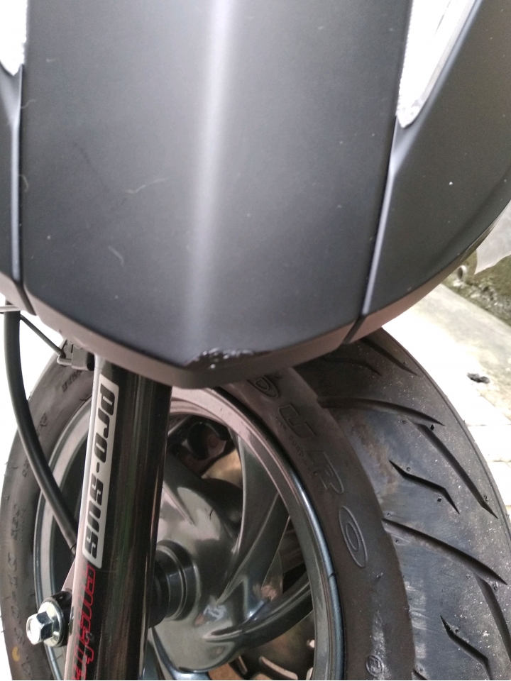 sym z1刮痕