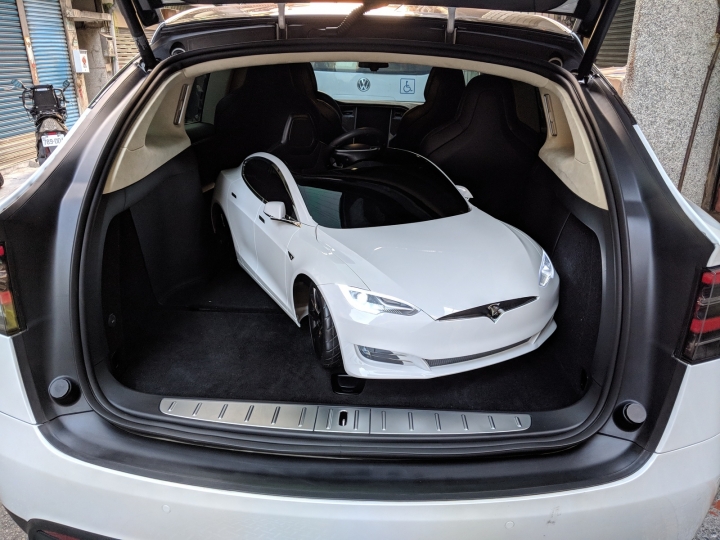 Tesla Model P90D 開箱