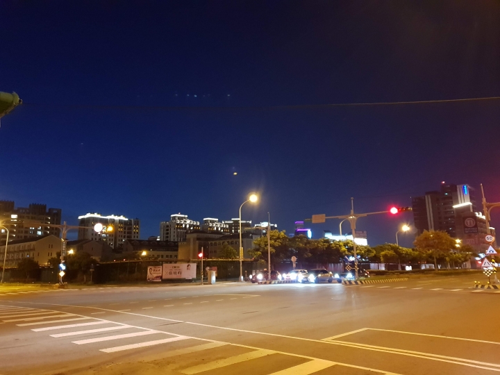 S9+ 主打夜拍功能 滿滿的繁星光點怎麼改善...