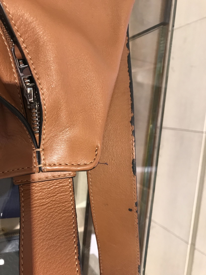 loewe 揹帶脫膠很無言