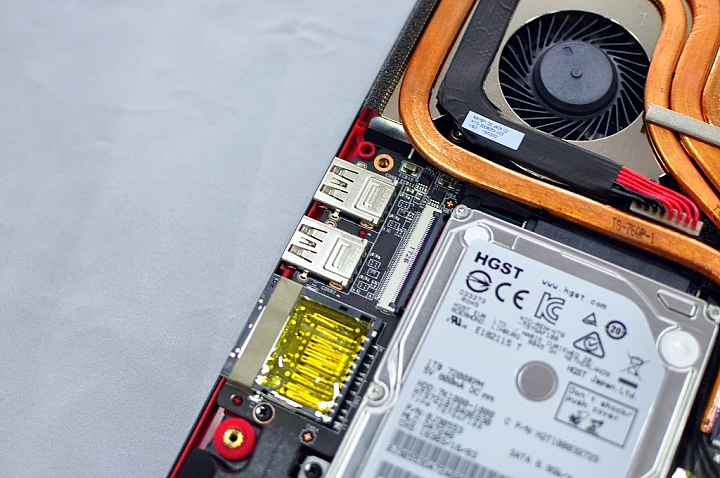 MSI GE63 RAIDER RGB 8RF 炫麗外型 璀璨登場