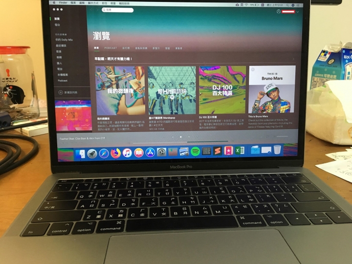 [詢問] macbook pro retina 螢幕異常