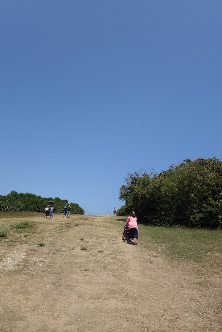 墾丁兩天一夜放空遊：墾丁牧場x小峇里島岩x鵝鑾鼻燈塔x龍磐公園