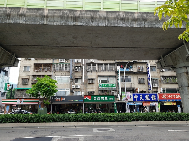 帶著Galaxy S9+ 旅遊及大量拍攝的體驗心得，文長，內含豐富多樣的照片(逆光、低光源、等等)、超慢動作及4K錄影影片