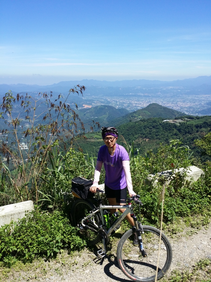 日月潭四兄妹 大尖山 登山車攻頂