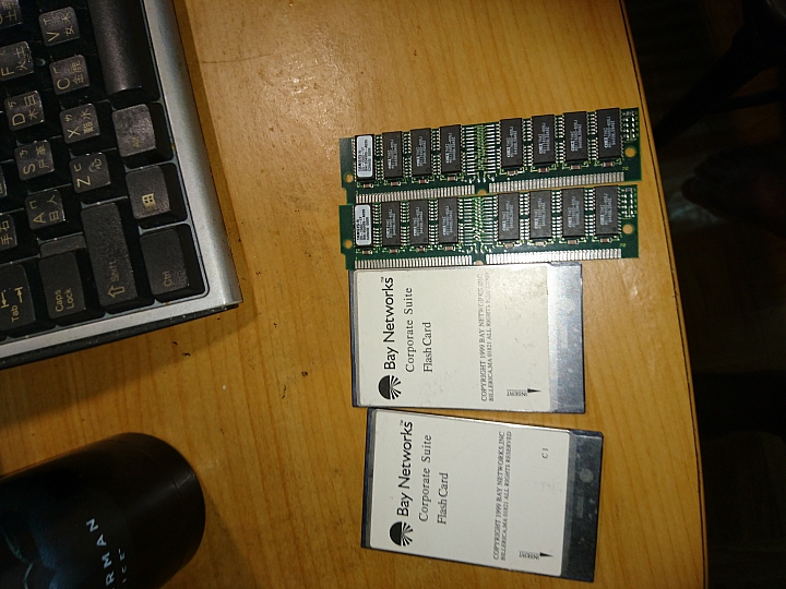 這是記憶體跟閃存???