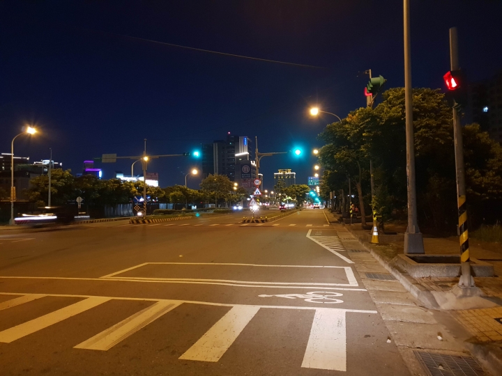 S9+ 主打夜拍功能 滿滿的繁星光點怎麼改善...
