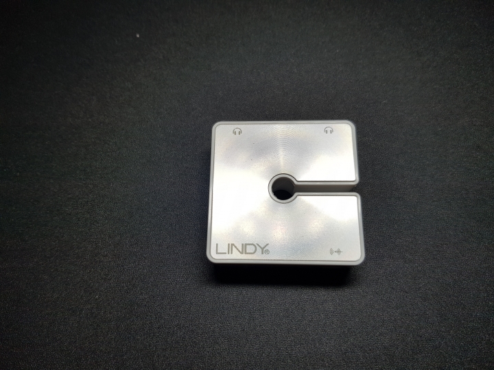 LINDY 35507雙輸出耳機擴大機讓百元耳機升格成為高級耳機