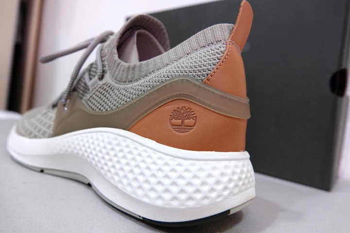 Timberland Flyroam 沒想到運動鞋也很厲害 Feat.哥吉拉