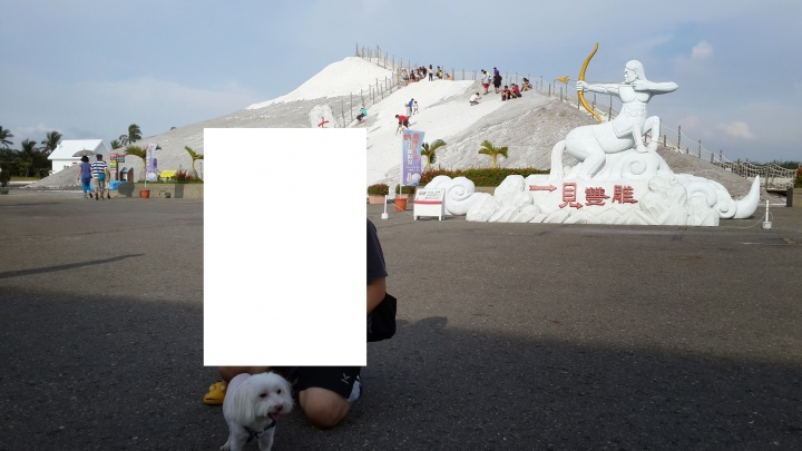 點我看大圖 跪求神人幫忙把過世的狗狗P到歐美的風景裡