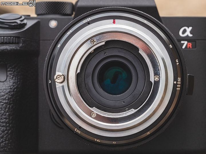 超廣角外加一公分近拍！Lomography《Naiad 15mm》前鏡頭實測！