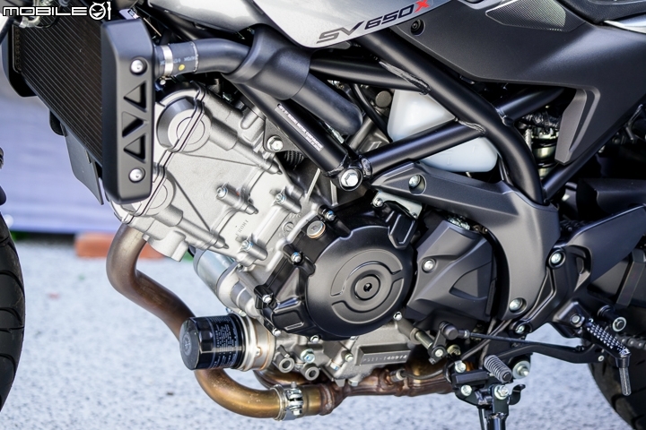 [採訪]V缸復古運動風再起 SUZUKI SV650X ABS 在台上市及 2018 SV650 降價！