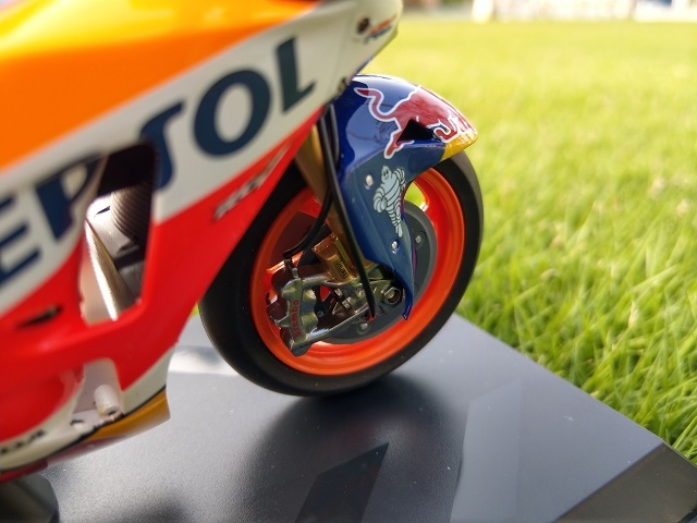 重機就是男人夢想的玩具HONDA RC213V  1:12鋅合金模型【簡易開箱】