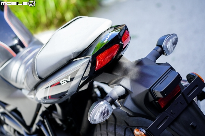 [採訪]V缸復古運動風再起 SUZUKI SV650X ABS 在台上市及 2018 SV650 降價！