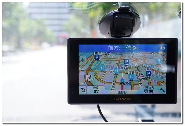 導航、安全、駕駛記錄通通掌握，都在Garmin DriveAssist 51