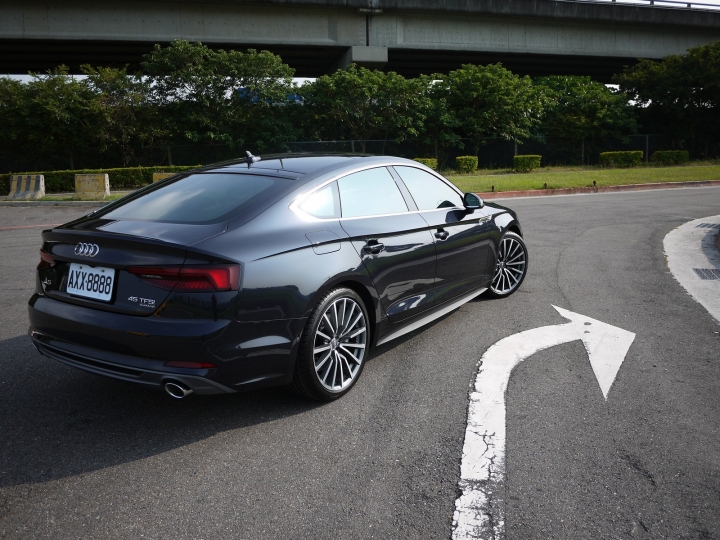 [開箱+抱怨] Audi A5 Sportback 45 TFSI quattro Sport (圖超多)