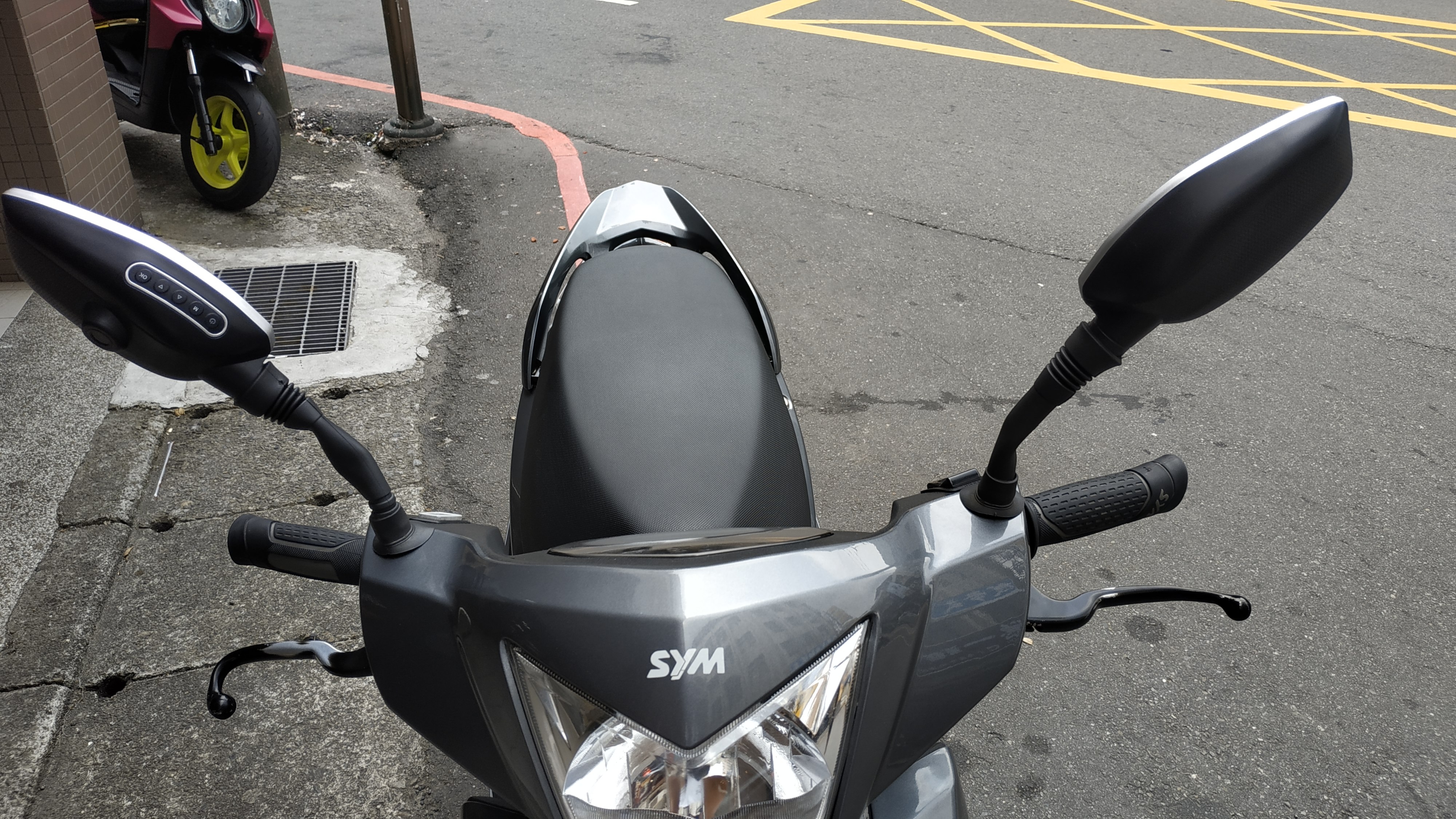 淘寶 機車用後視鏡型前後雙錄行車紀錄器 開箱