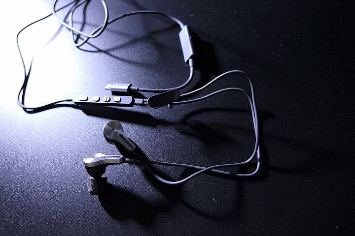 [開箱評測]Pioneer Rayz Plus SE-LTC5R - Lightning智慧入耳式耳機 - 具備降噪功能～通勤旅遊的好夥伴～