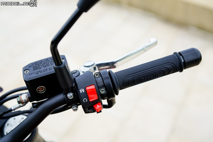 輕巧幼獅掠奪目光 Benelli Leoncino 500 ABS試駕