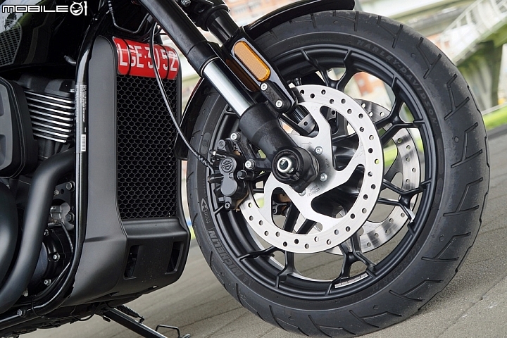 Harley-Davidson Street Rod 帥勁有型 樂趣隨行