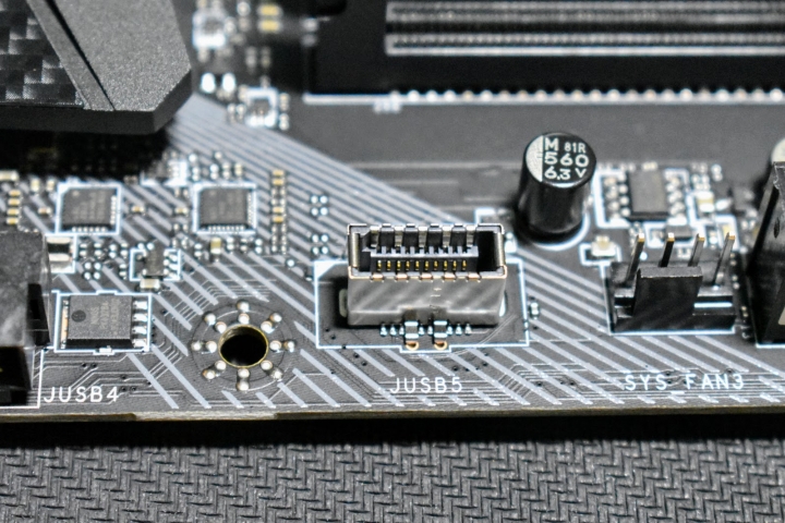 MSI H370 GAMING PRO CARBON 抱抱龍 電競主機板 輕開箱~