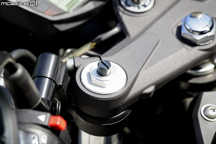 [採訪]V缸復古運動風再起 SUZUKI SV650X ABS 在台上市及 2018 SV650 降價！