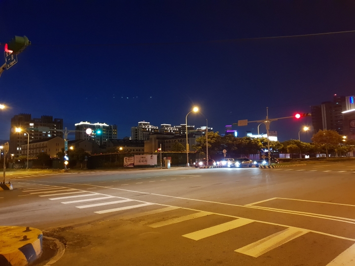 S9+ 主打夜拍功能 滿滿的繁星光點怎麼改善...