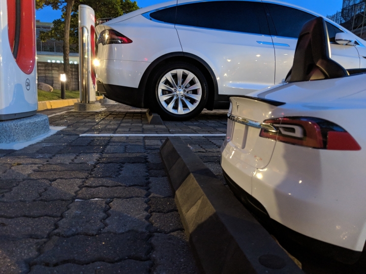 Tesla Model P90D 開箱