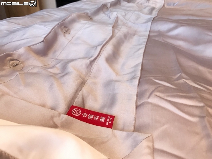[開箱] 夏天也能蓋的羽絨被～合隆羽藏經典羽絨輕盈被